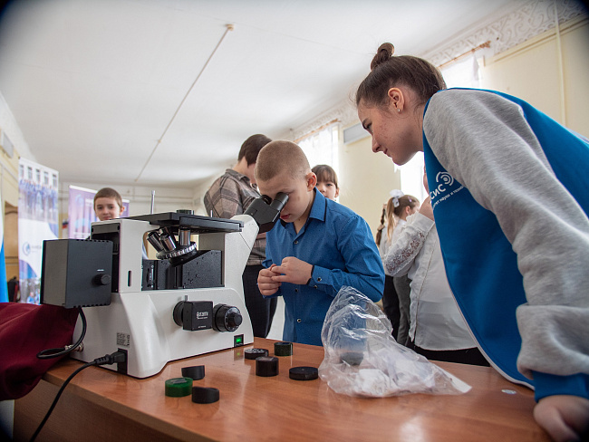 ОМК рассказала школьникам об инженерных профессиях